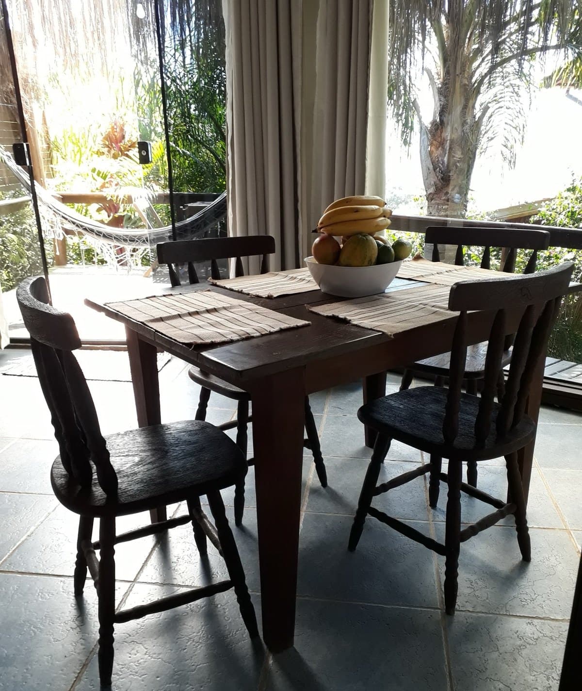 Casa 1 — Casa com cozinha completa, deck e churrasqueira — vista ao mar