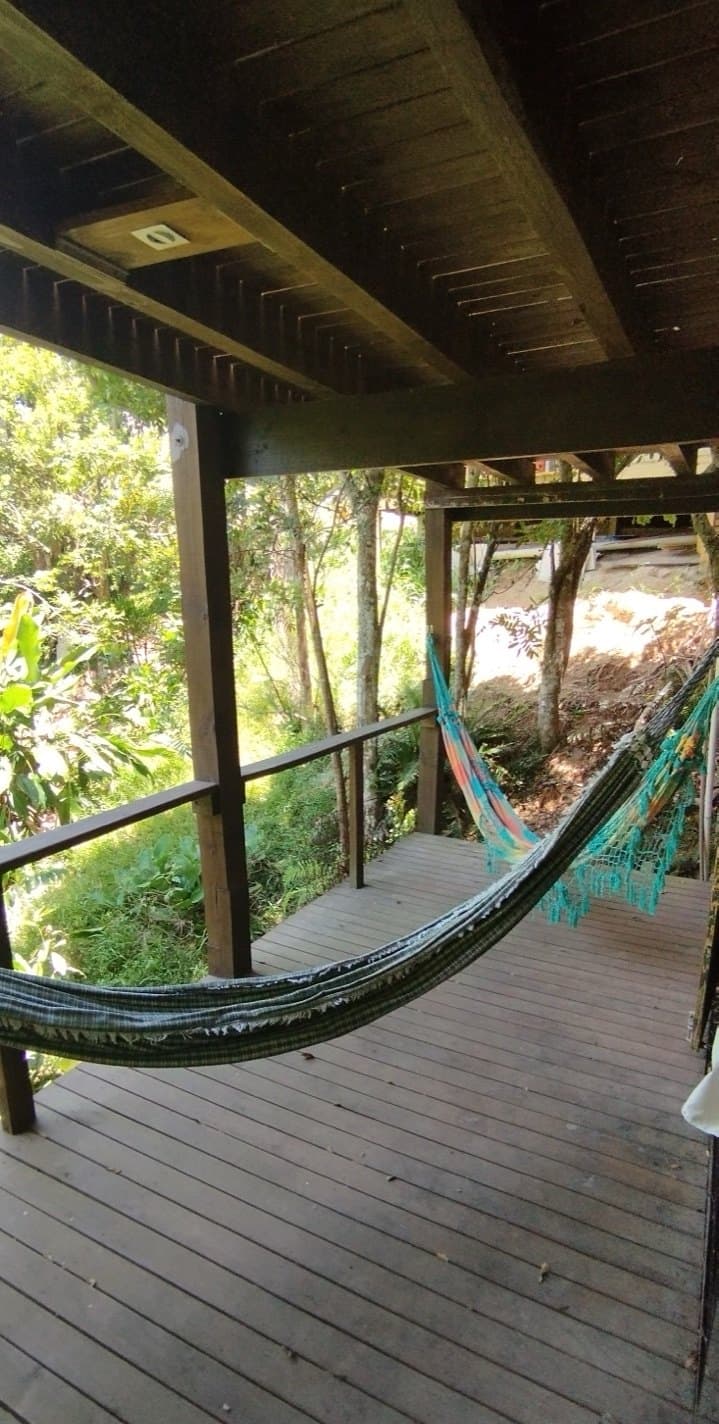 Casa 5 — Casa cercada de vegetação nativa, com vista para o Canto Sul