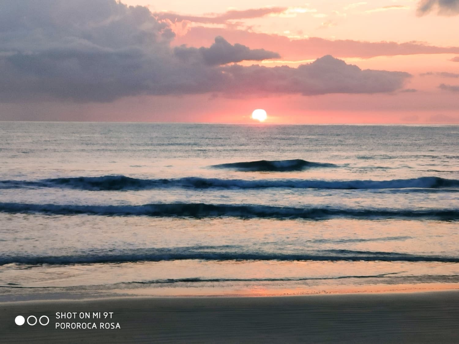 Ondas para todos os níveis em uma das melhores praias de surf do Brasil.